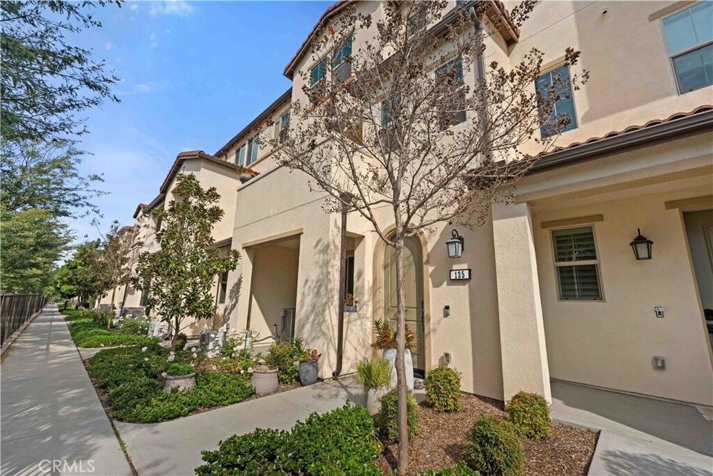 Property Photo:  135 Alder Ridge  CA 92610 