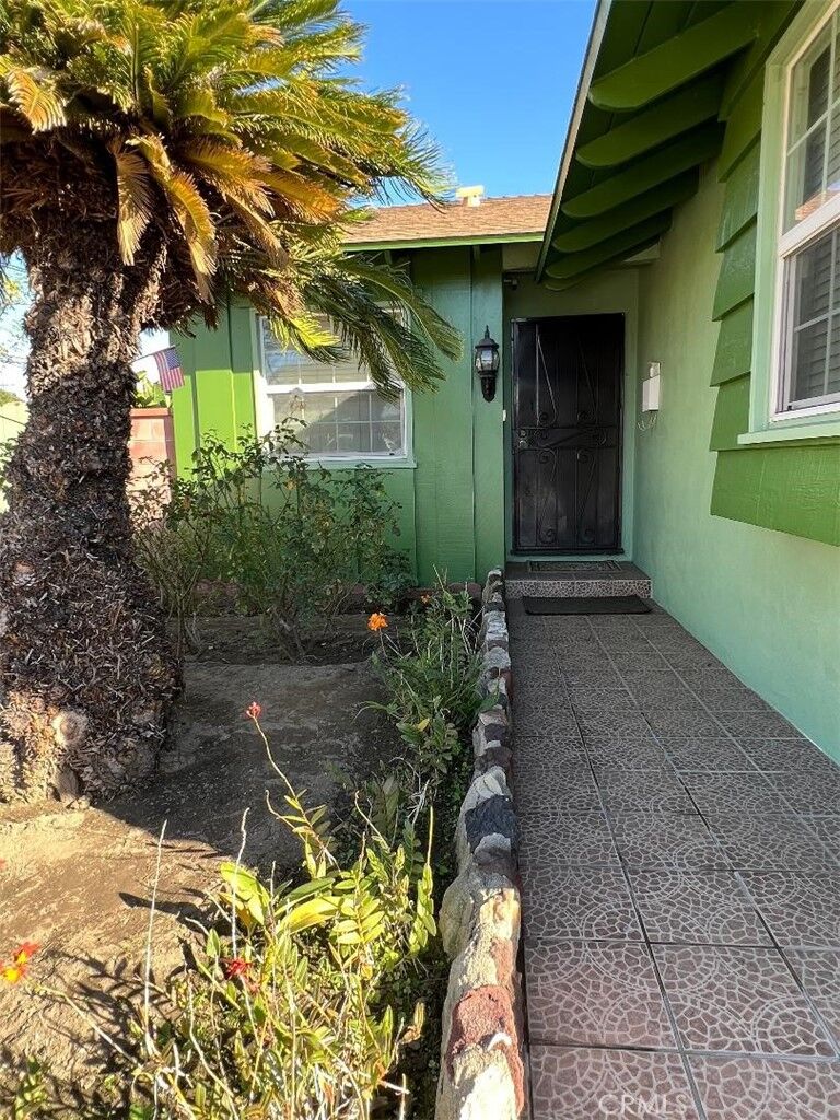 Property Photo:  8320 Orange Avenue  CA 90660 
