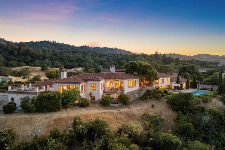 Property Photo:  7 Redberry  CA 94028 