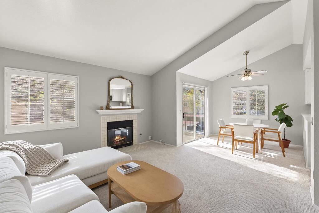 Property Photo:  11325 Avenida De Los Lobos Unit D  CA 92127 