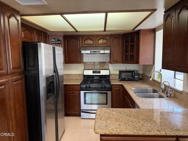 Property Photo:  456 E San Jose Avenue F  CA 91501 