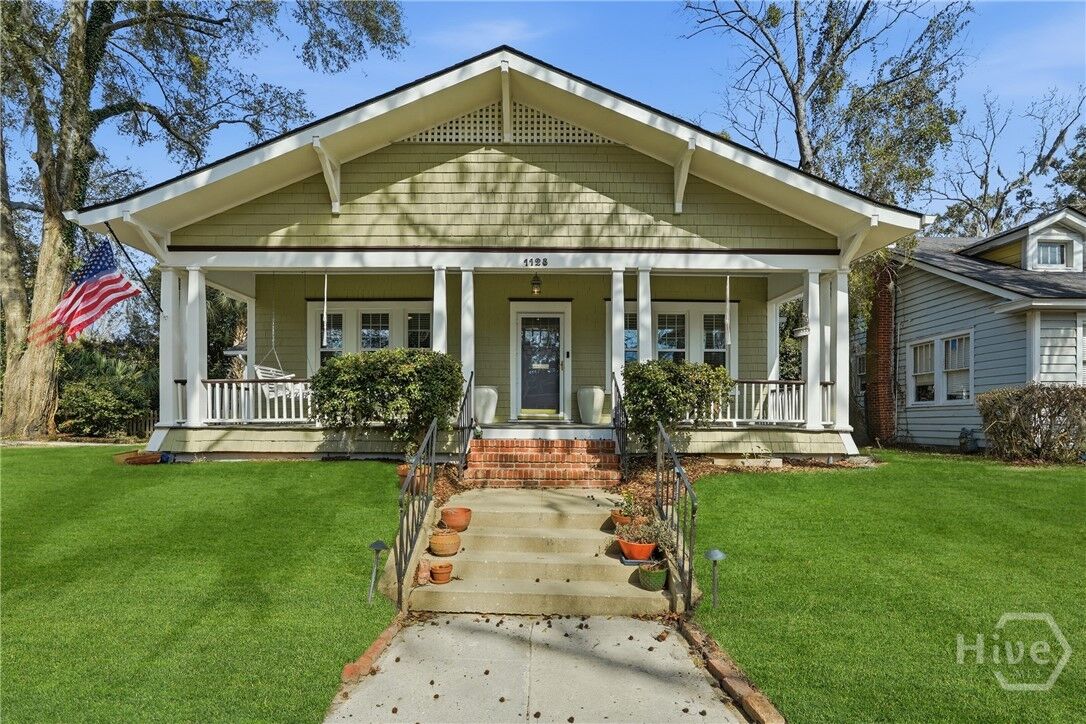 Property Photo:  1128 E 50th Street  GA 31404 