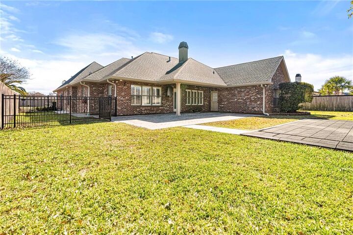 Property Photo:  109 Lac Cypriere Drive  LA 70070 