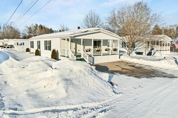 Property Photo:  71 Caddy Drive  NH 03079 