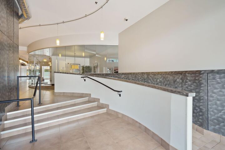 Property Photo:  15 E Franklin Avenue 306  MN 55404 