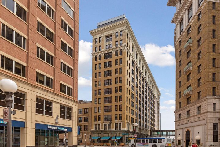 Property Photo: 350 Saint Peter Street 908 MN 55102