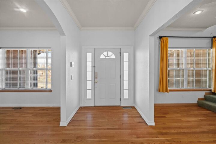 Property Photo:  2712 W Linden Street  AR 72758 