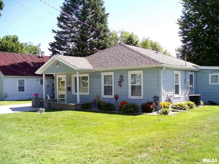 Property Photo:  1005 Hawkinson Avenue  IL 61401 