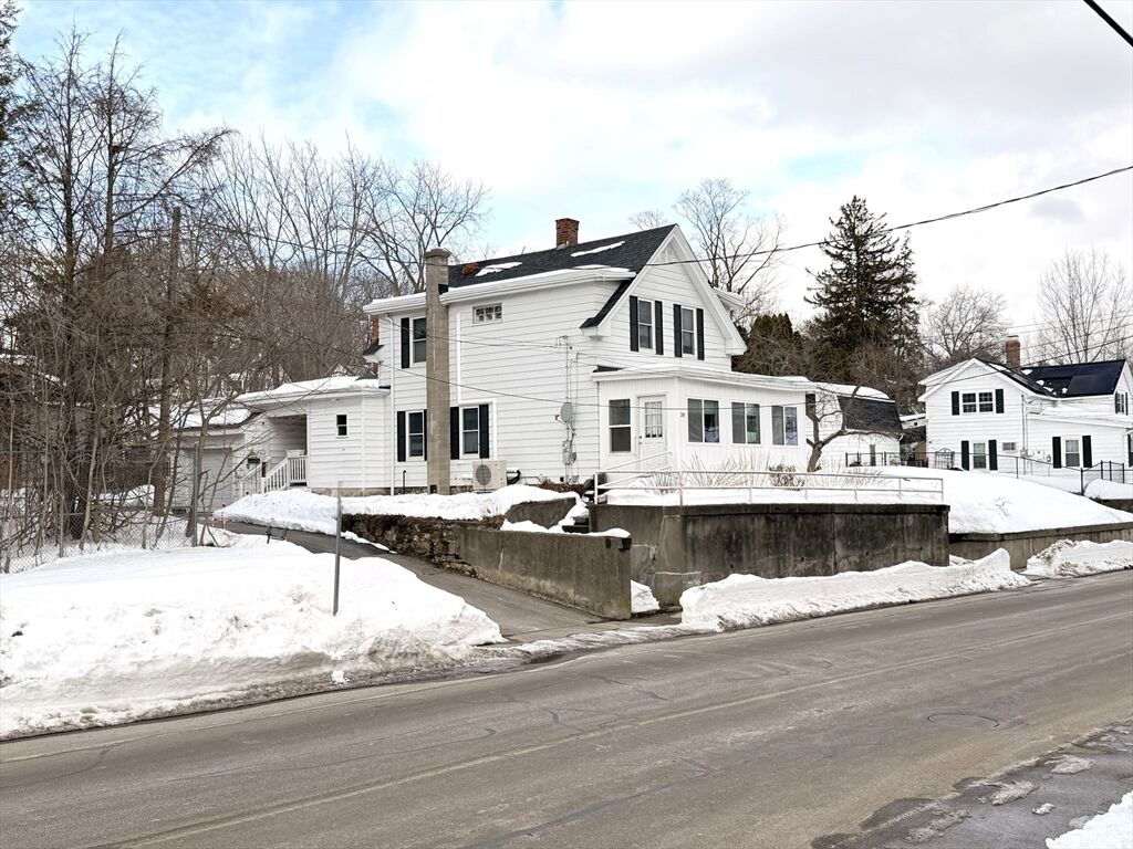 Property Photo:  28 Eastford Road  MA 01550 