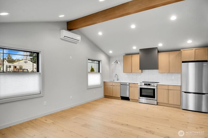 Property Photo: 304 Daley Street WA 98020