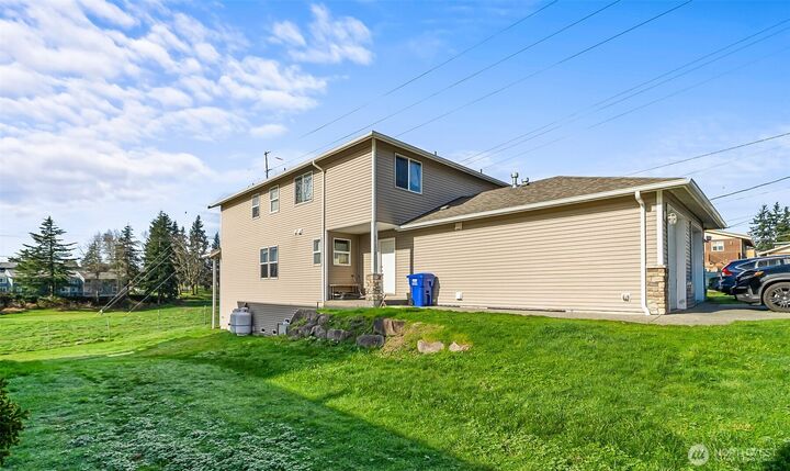 Property Photo:  2905  11th Street C & D  WA 98201 