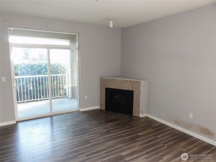 Property Photo:  10008  186th Street E 102  WA 98375 