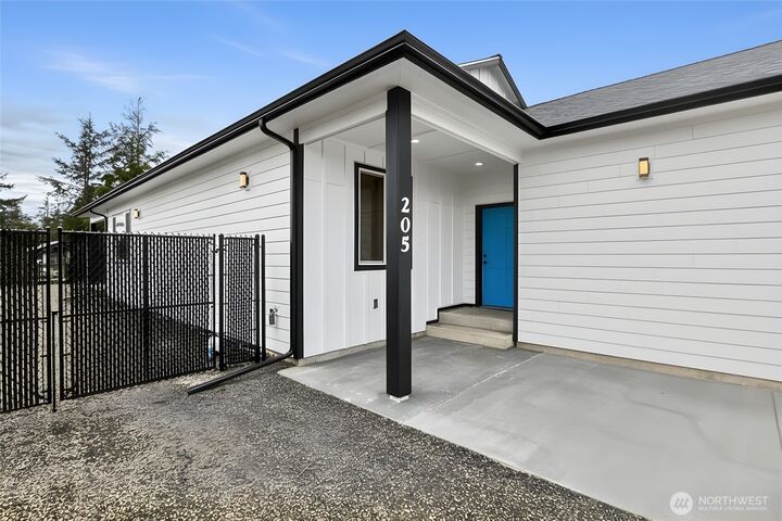 Property Photo:  205  Canal Drive SE  WA 98569 