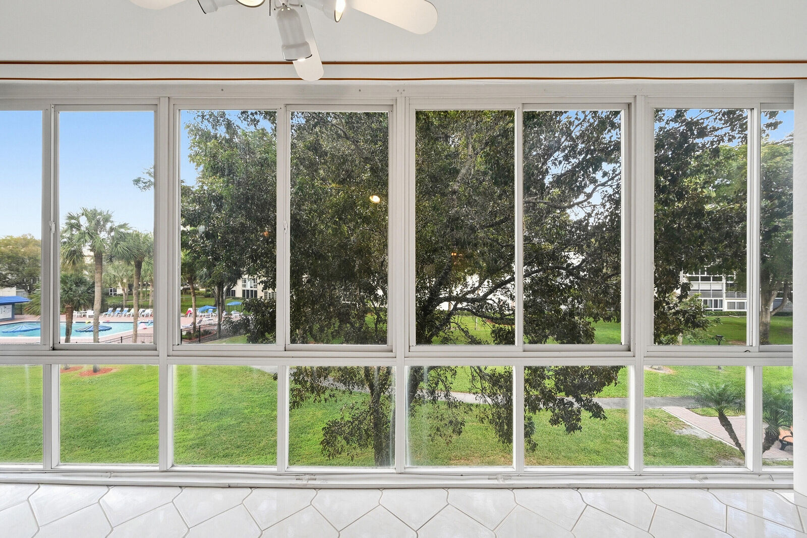 Property Photo:  2302 Lucaya Lane E3  FL 33066 