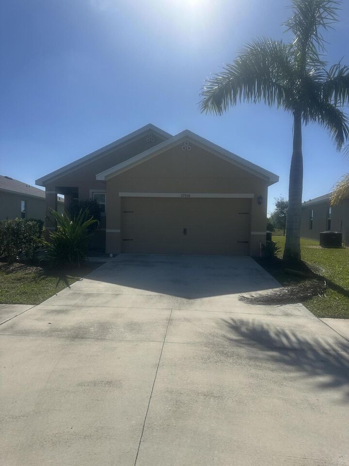 Property Photo:  10958 SW Robbia Way  FL 34987 