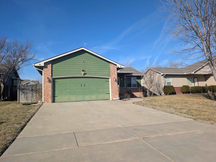 Property Photo:  1729 S Herrington St  KS 67207 