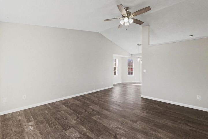 Property Photo:  1813 N Pine Grove St  KS 67212 