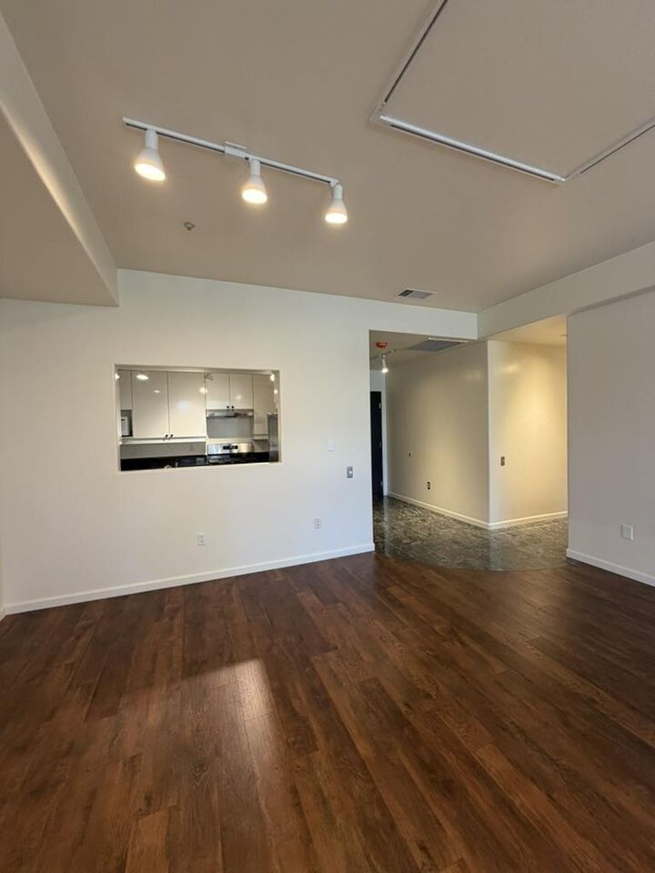 Property Photo:  200 Sheridan Avenue 208  CA 94306 