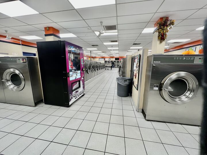 Property Photo:  1014 Meriden Road  CT 06705 