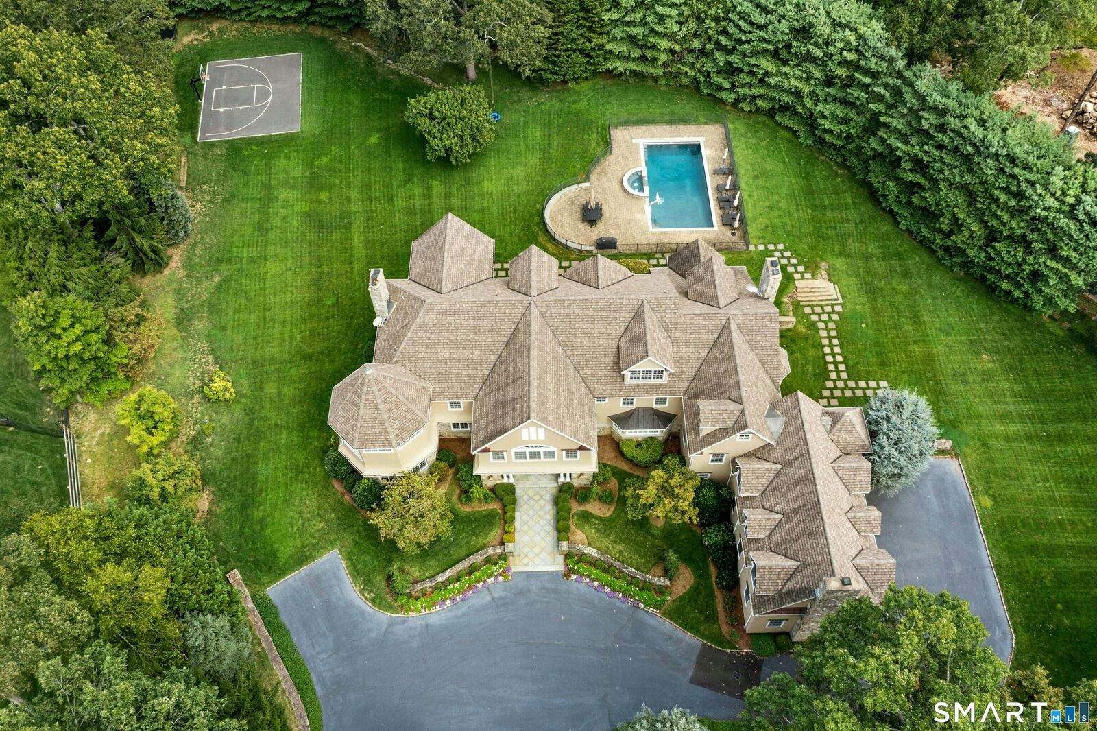 Property Photo:  76 Lords Highway  CT 06883 