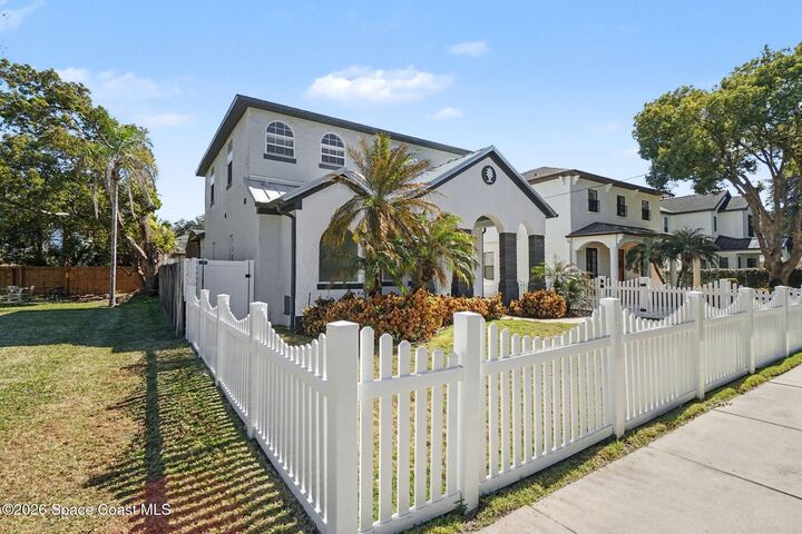 Property Photo:  3309 Helen Avenue  FL 32804 