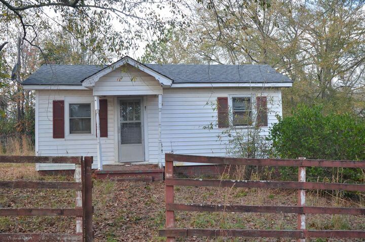 Property Photo:  105 Mauldin Circle  SC 29655 