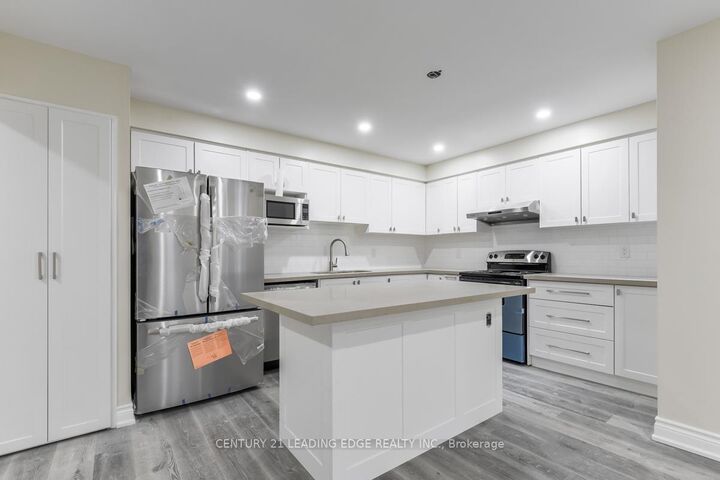 Property Photo:  16 Medaca Street Main Fl  ON M2J 3A7 