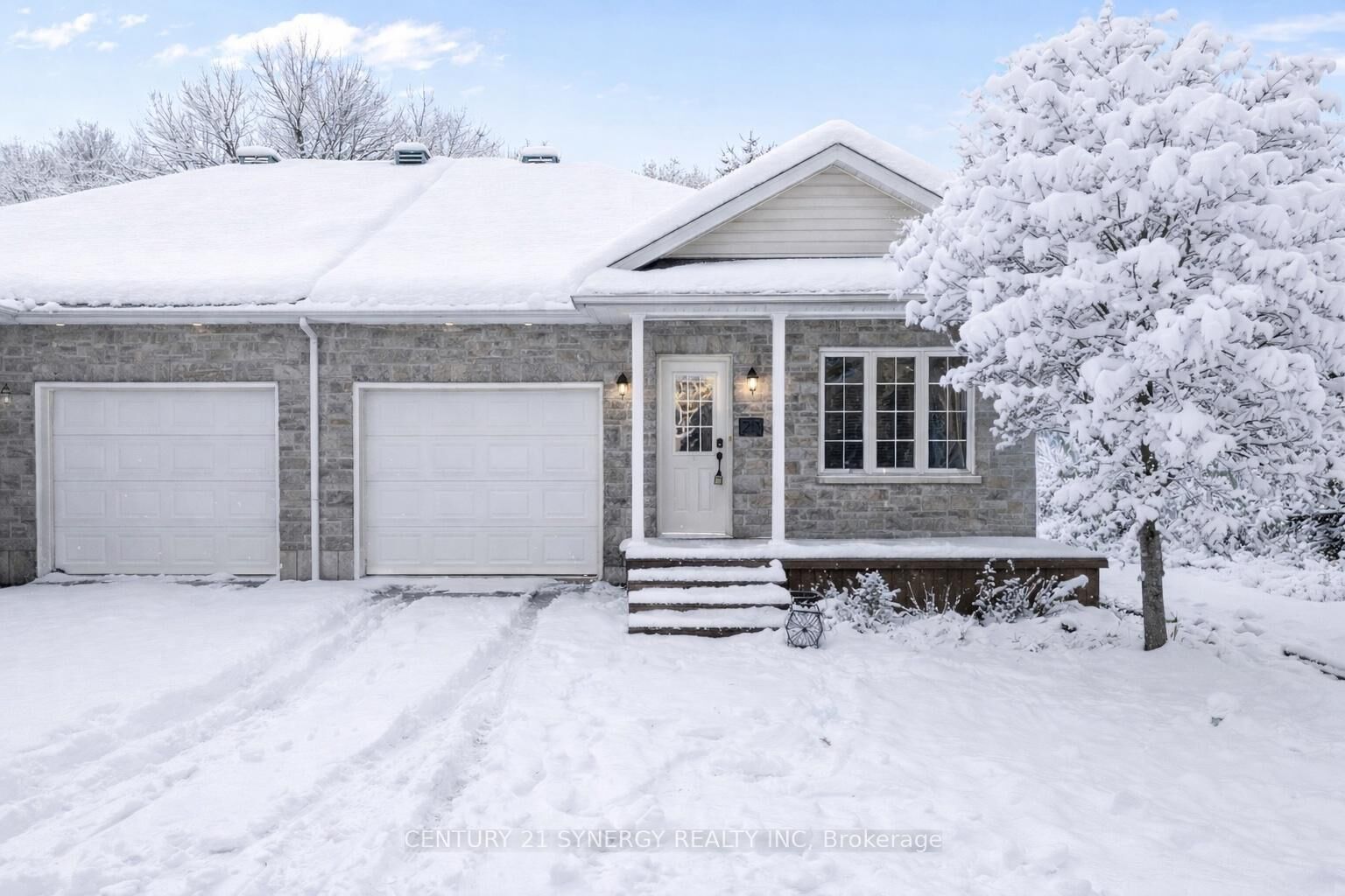 Property Photo:  204 Ottawa Street E  ON K0A 2M0 