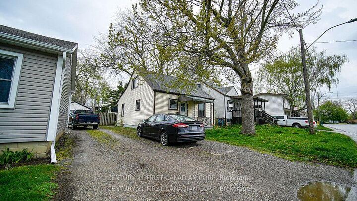Property Photo: 19 Montgomery Drive ON N8A 1P2