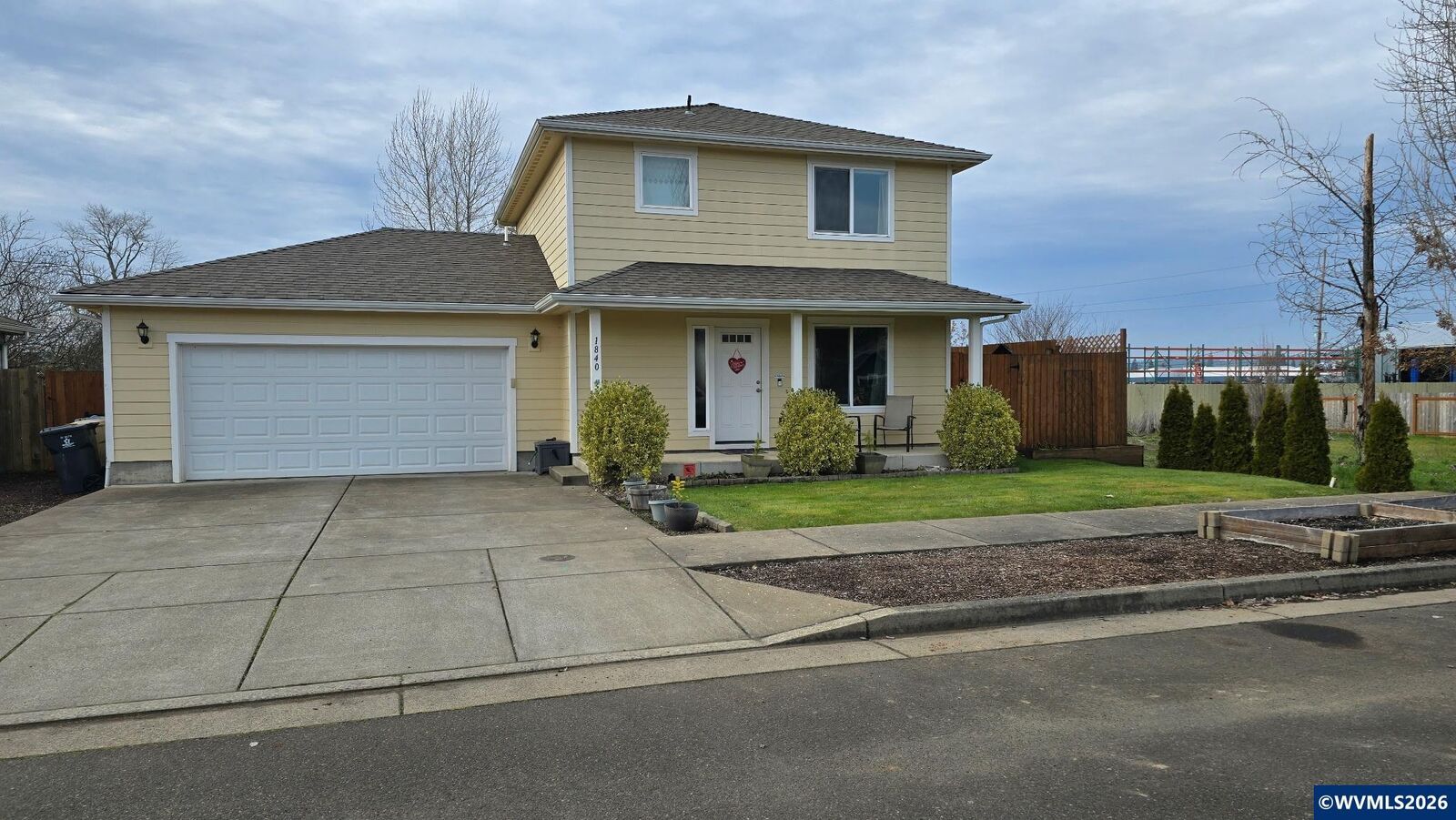 Property Photo:  1840 Lyon St SW  OR 97322 