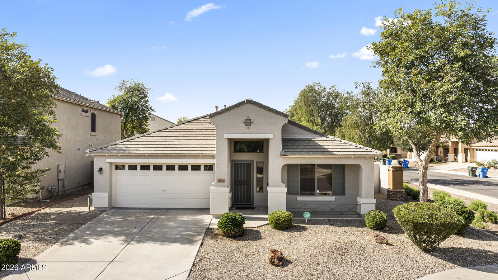 Property Photo:  2807 E Questa Drive  AZ 85024 