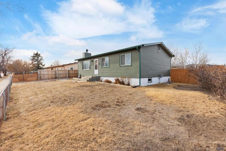 Property Photo: 1831 Brentwood SD 57701