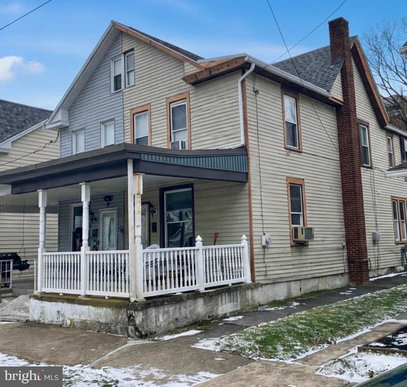 Property Photo:  10 N 2nd Street  PA 17043 