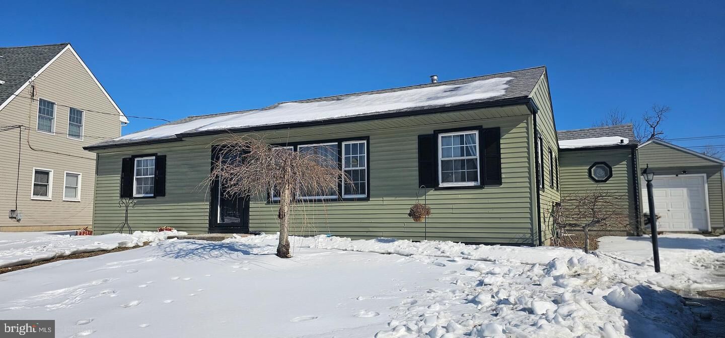 Property Photo:  10 Elinor Avenue  NJ 08084 