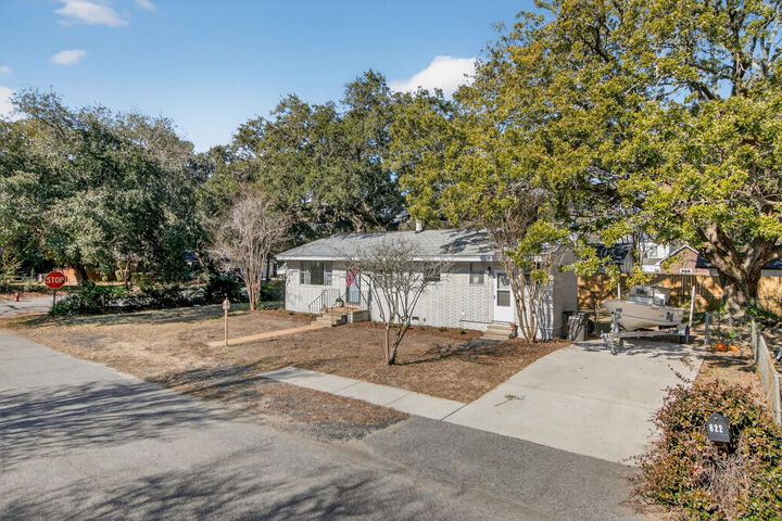Property Photo:  822 Rogers Lane  SC 29464 