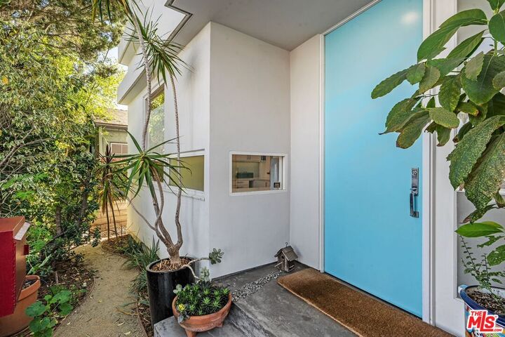 Property Photo:  1314 Cabrillo Ave  CA 90291 