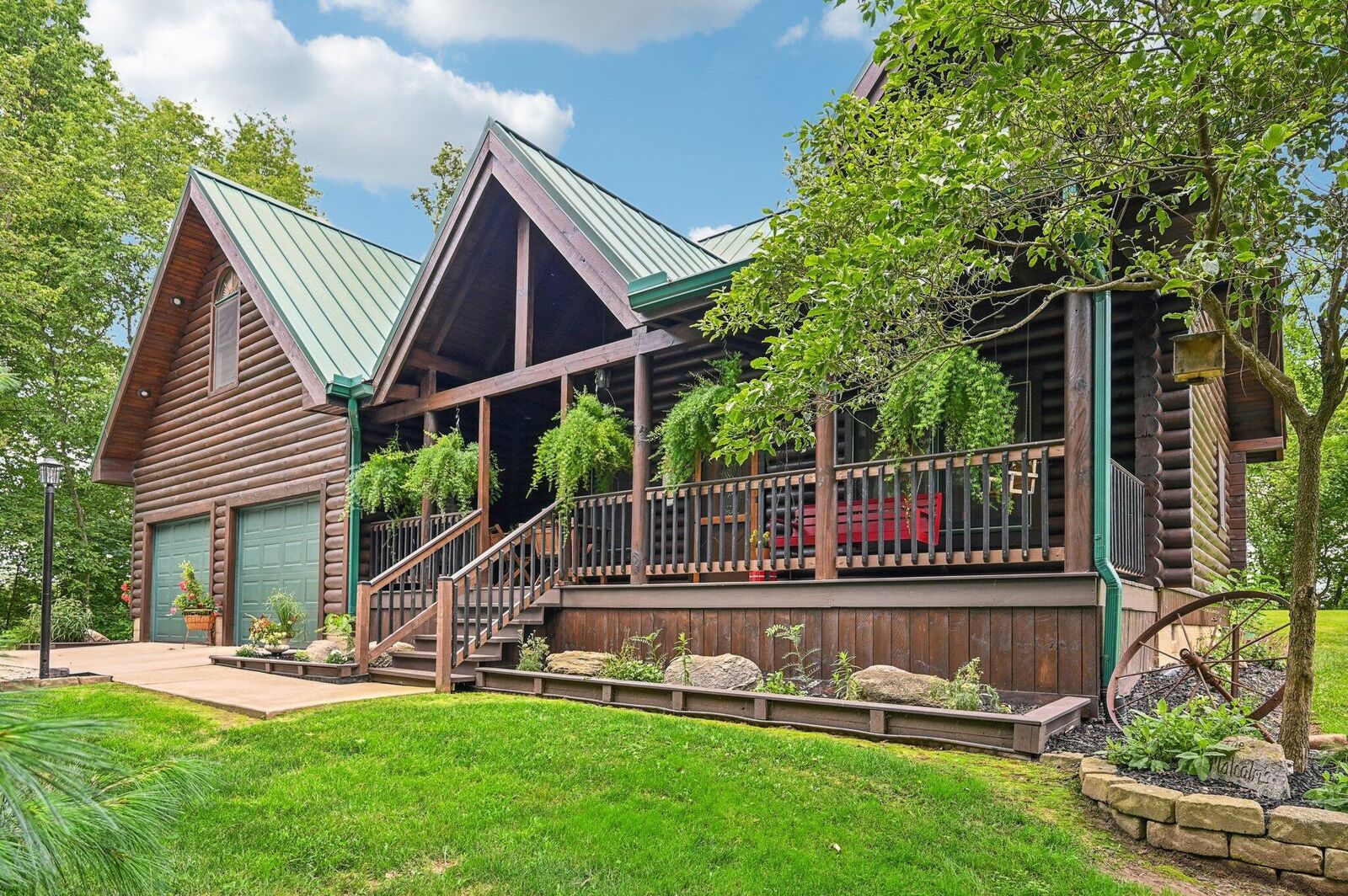 Property Photo: 3712 Yatesville Wissler NE Road OH 43106