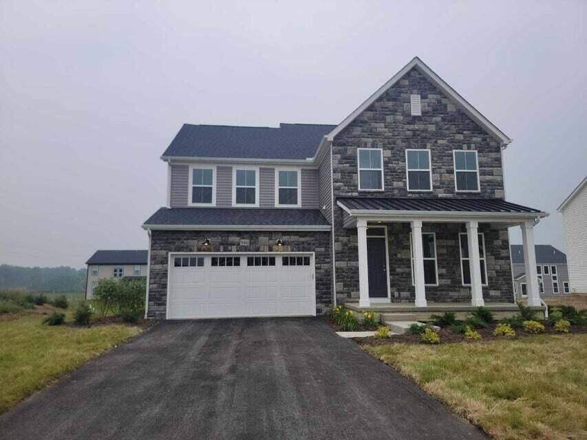 Property Photo: 946 Skipton Loop OH 43015