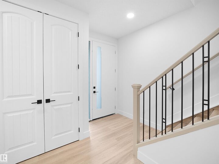 Property Photo:  6907 169 Avenue NW  AB T5Z 0H2 