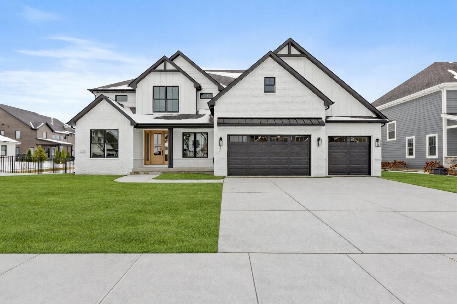 Property Photo:  9720 Dunegrass Way  IN 46373 