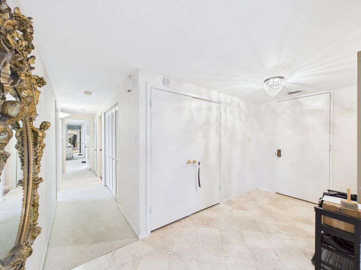 Property Photo:  5001 Woodway Drive 1104  TX 77056 