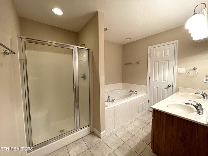 Property Photo: 336 Silverhawk Way TN 37923