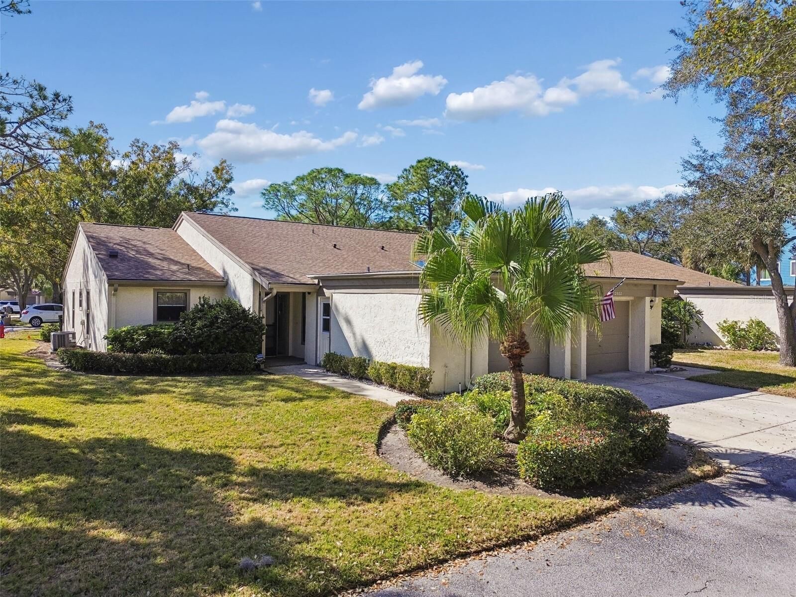 Property Photo:  2501 Oak Circle 2501  FL 34689 