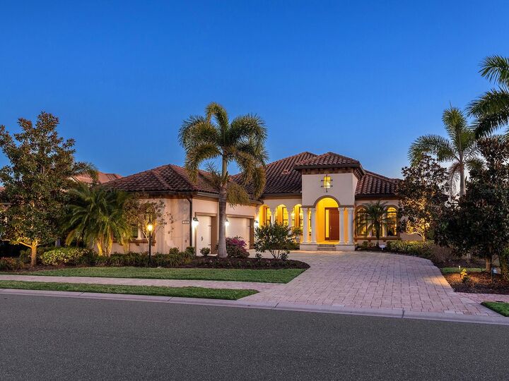 Property Photo: 16818 Berwick Terrace FL 34202