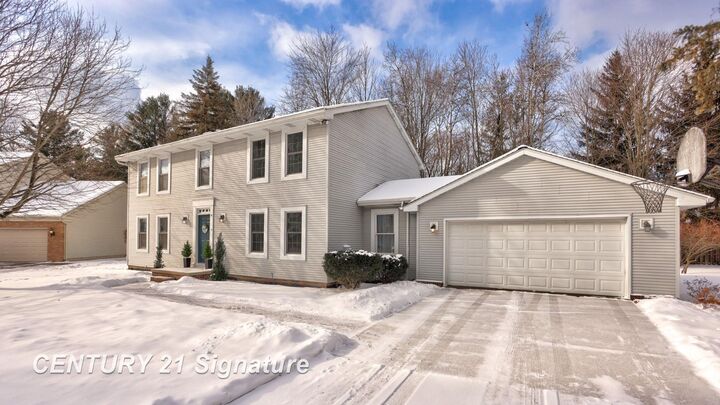 Property Photo: 6109 Oak Meadows Court MI 48640