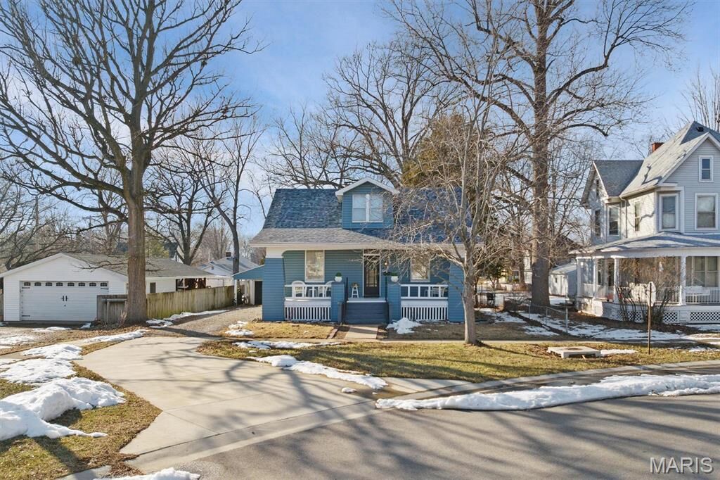 Property Photo:  401 N Cherry Street  IL 62269 