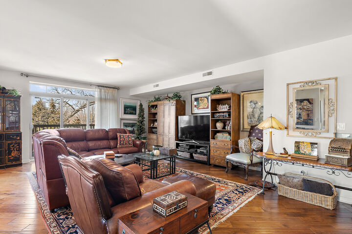 Property Photo:  425 Benjamin Drive 403  IL 60061 