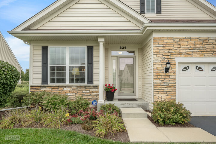 Property Photo:  