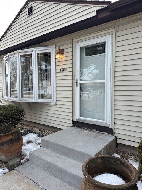 Property Photo:  7600 S Ferdinand Avenue  IL 60455 