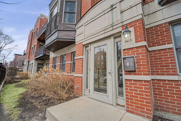 Property Photo: 1415 S Halsted Street 1A IL 60607